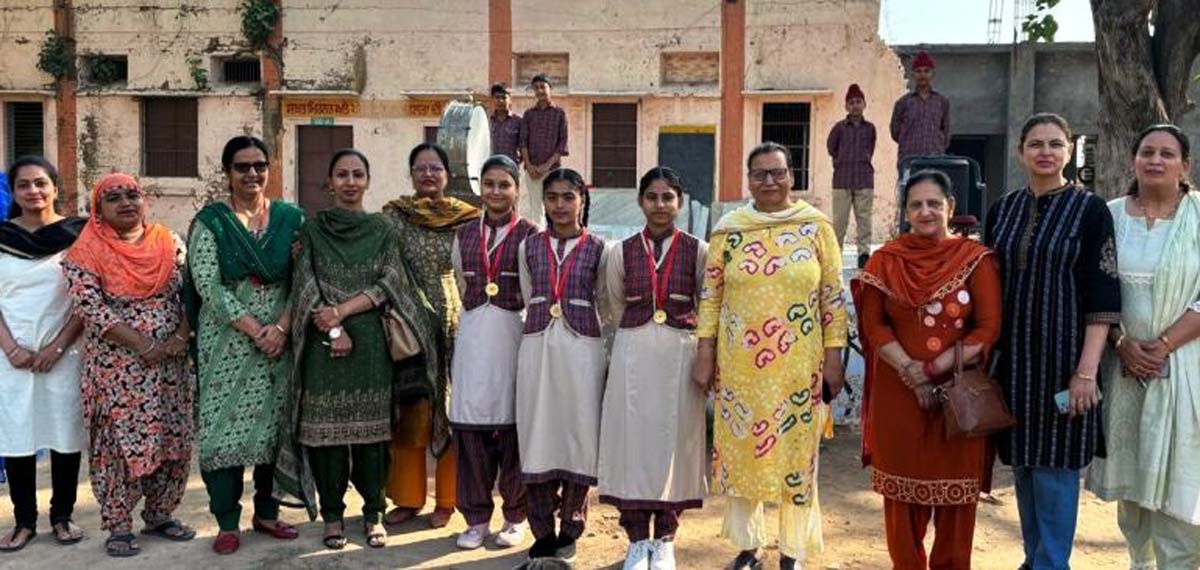 Meritorious students of Manauli School honored in the presence of parents